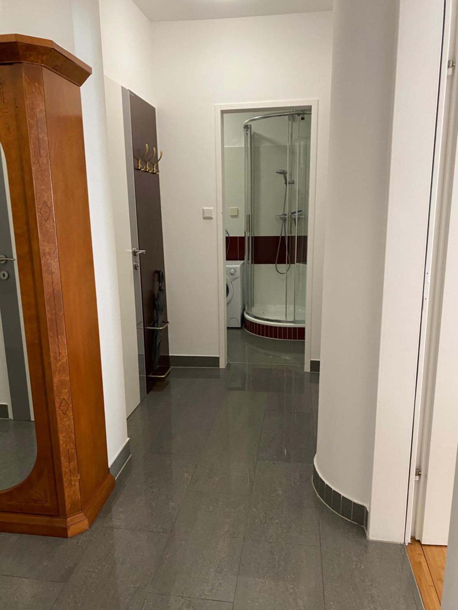 Apartment Grazbachgasse - Gratis Tiefgaragenplatz Esterno foto