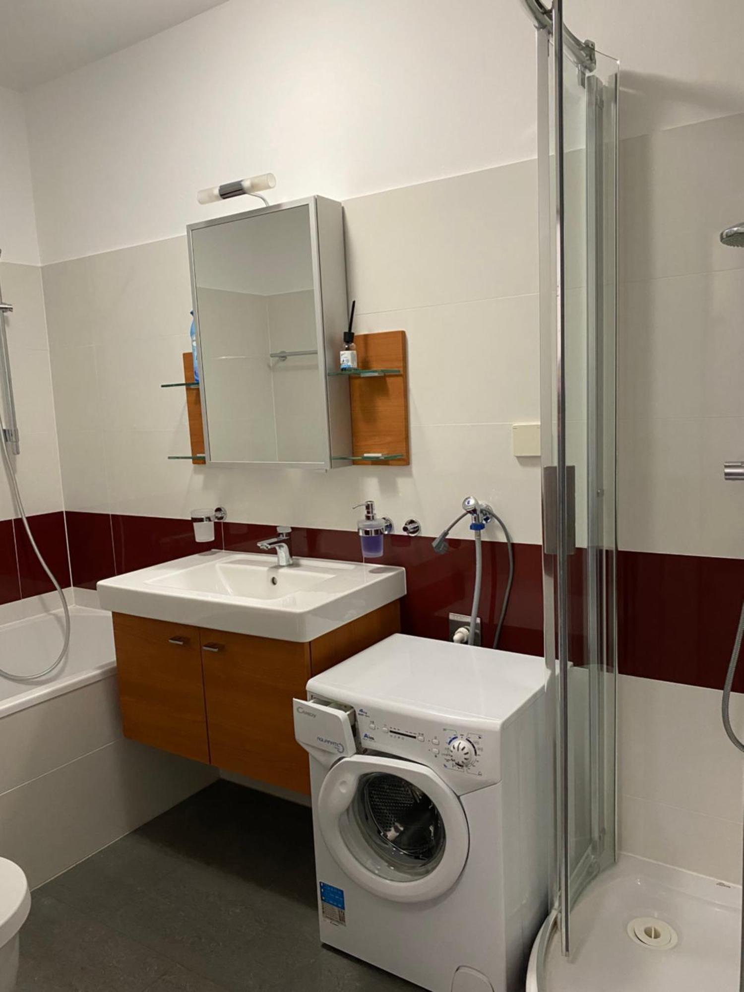 Apartment Grazbachgasse - Gratis Tiefgaragenplatz Esterno foto